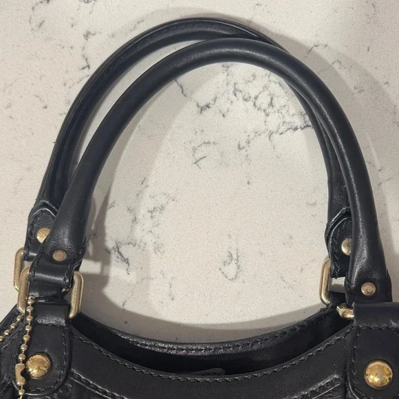 Gucci Hobo Bag in Black with Gold - Picture 3 of 9